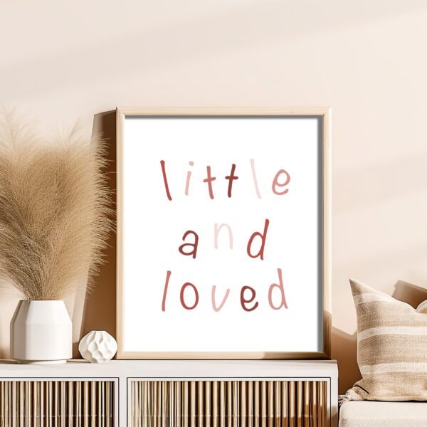 Poster - Little and loved rood